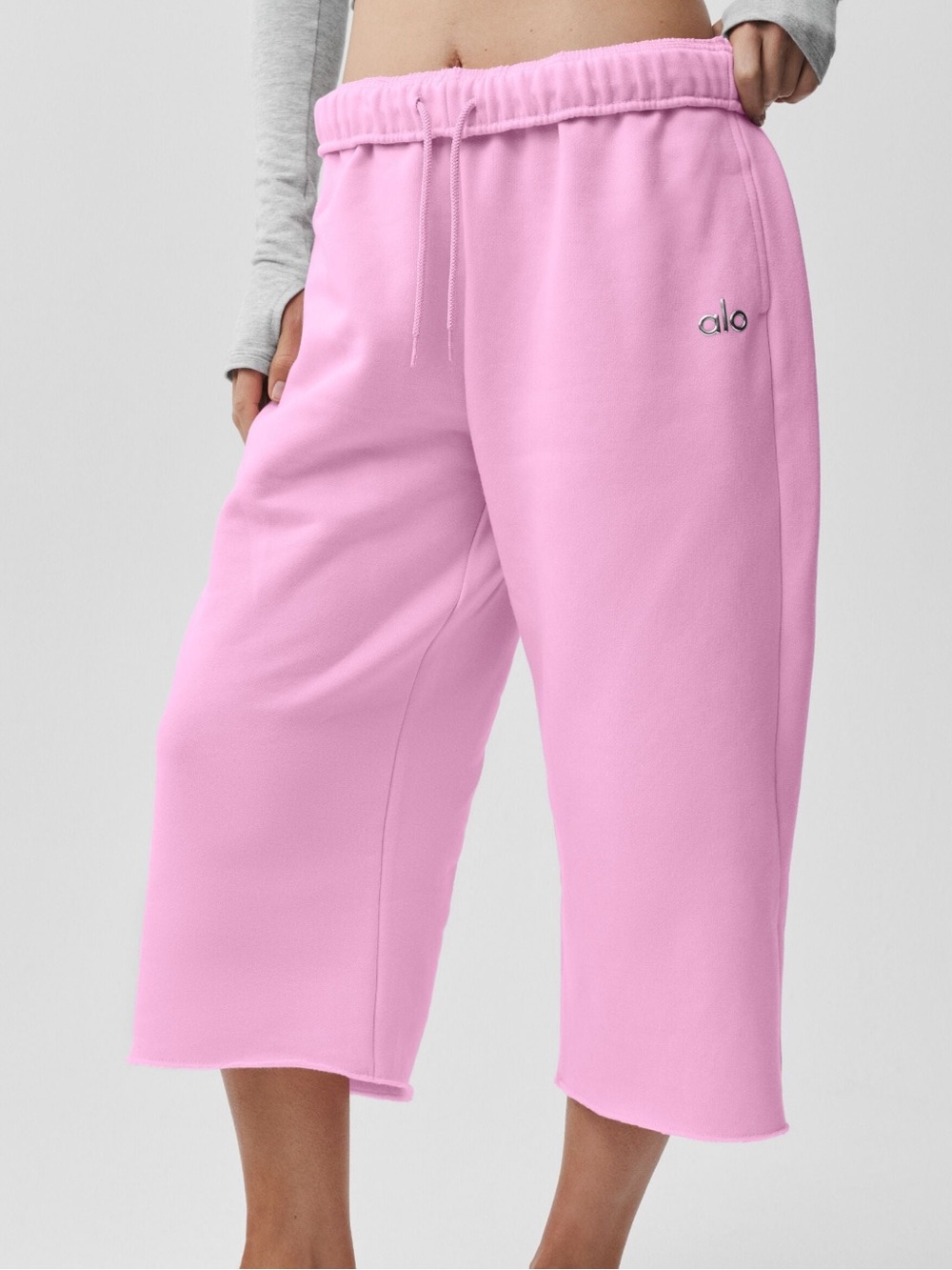 NWT ALO YOGA Accolade Cut Off Sweatpant Candy Heart Pink